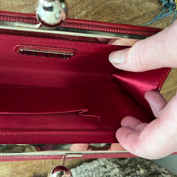 Retro MMS red vegan patent leather clutch - Picture 5 of 7